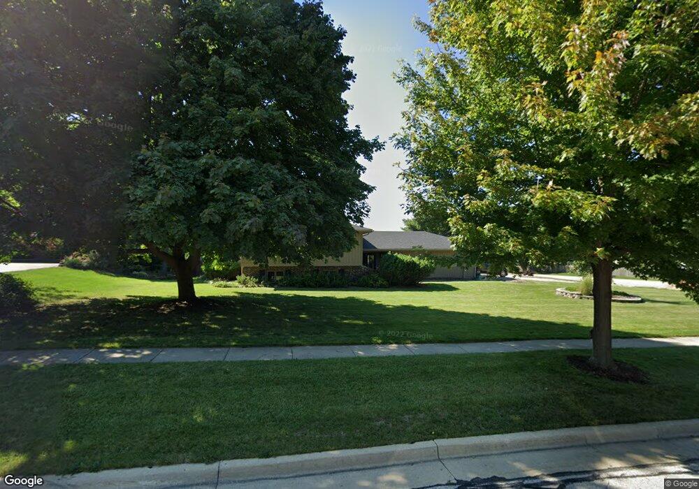 911 S Raddant Rd, Batavia, IL 60510 - photo 1