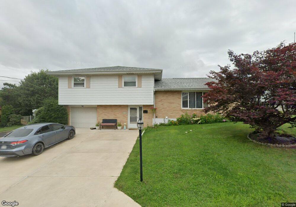 975 Seybert St, Hazleton, PA 18201 - photo 1