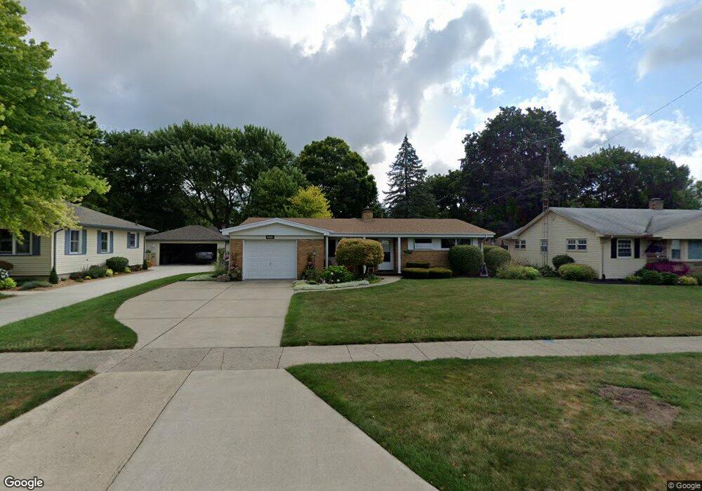 203 Beyerlein St, Frankenmuth, MI 48734 - photo 1