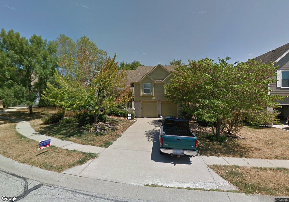 4739 Roundtree Ct, Shawnee, KS 66226 - photo 1