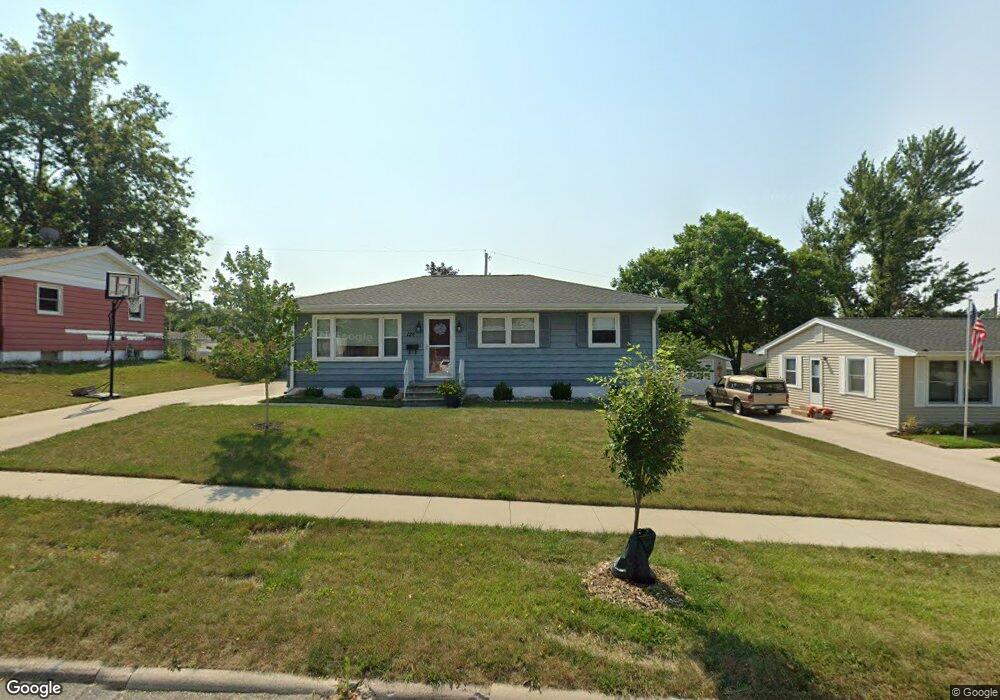 124 Josephine Ln NW, Cedar Rapids, IA 52405 - photo 1