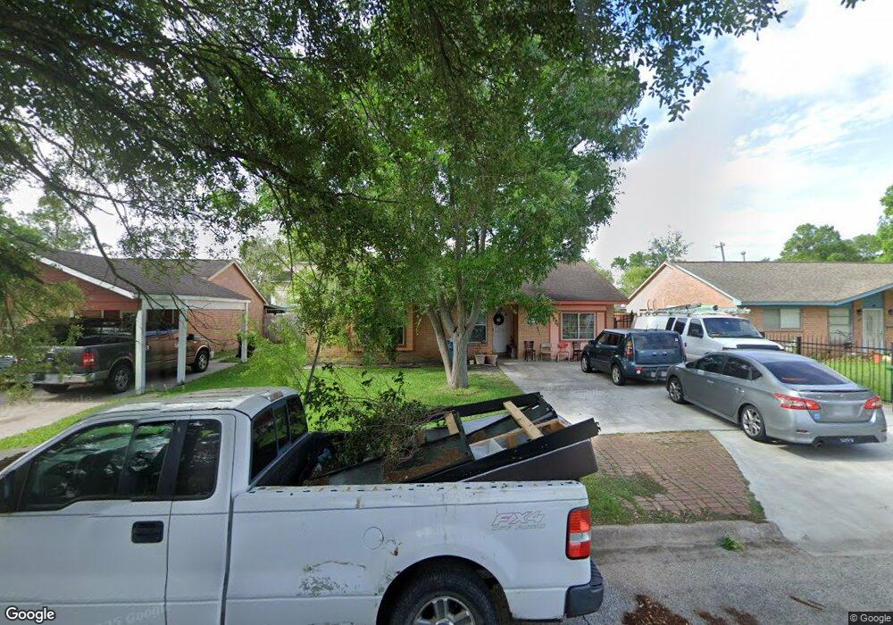 5709 Maywood Dr, Houston, TX 77053 - photo 1