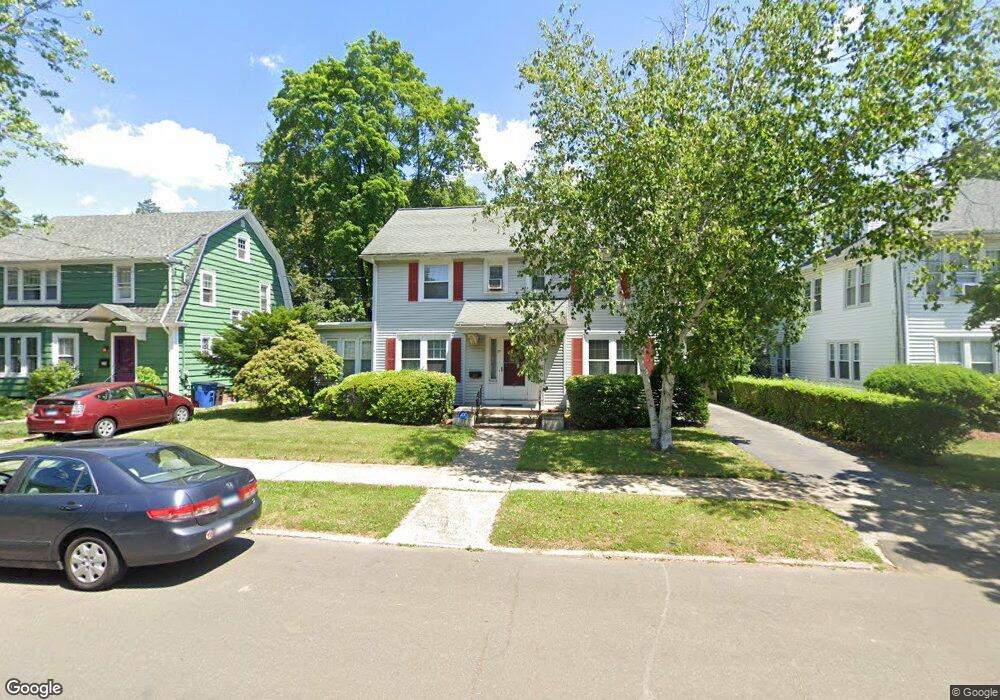 27 Elmwood Rd, New Haven, CT 06515 - photo 1