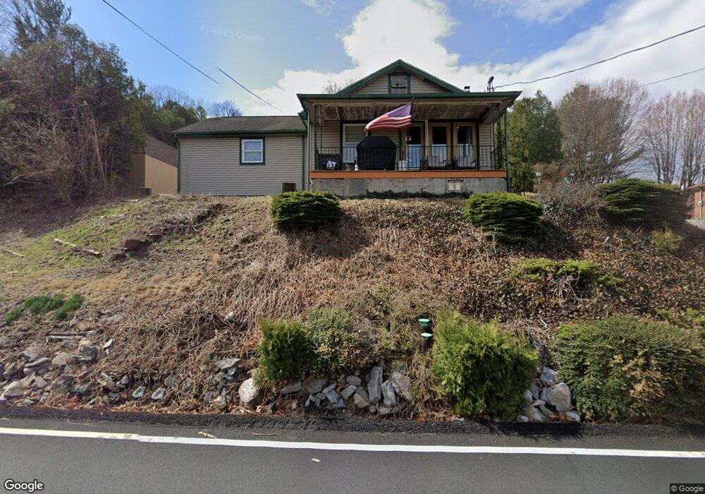 1994 Cedar Top Rd, Reading, PA 19607 - photo 1