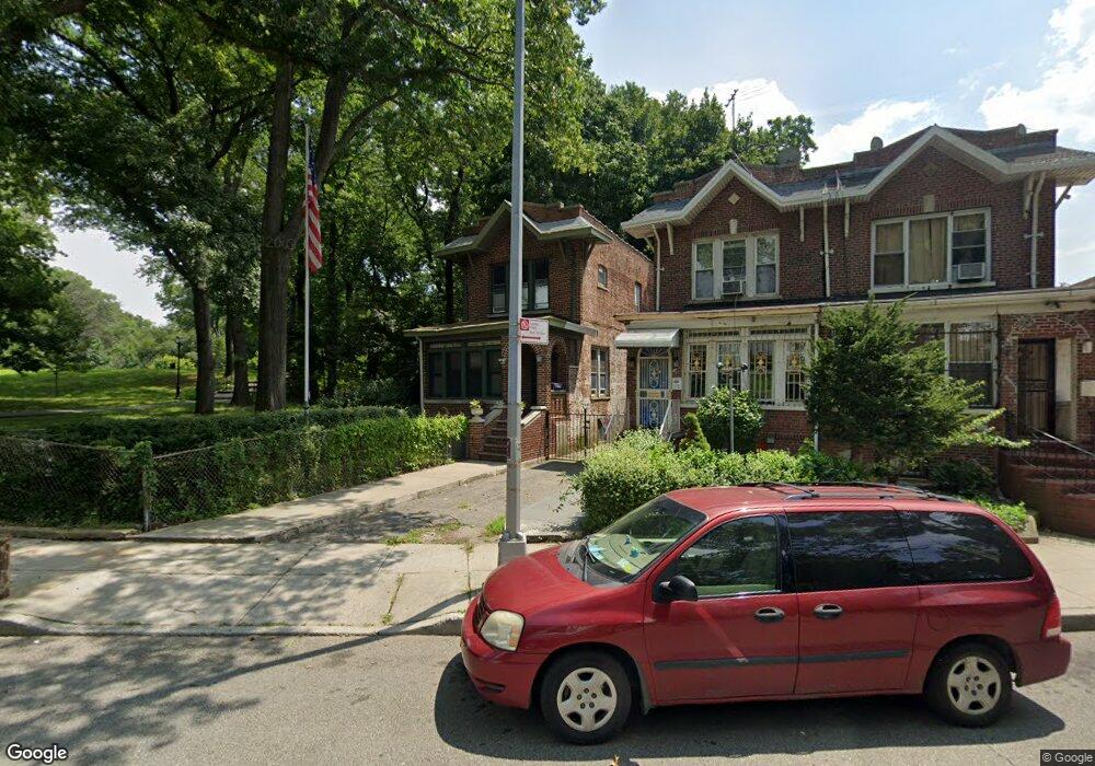 180 Jackie Robinson Pkwy, Brooklyn, NY 11207 - photo 1