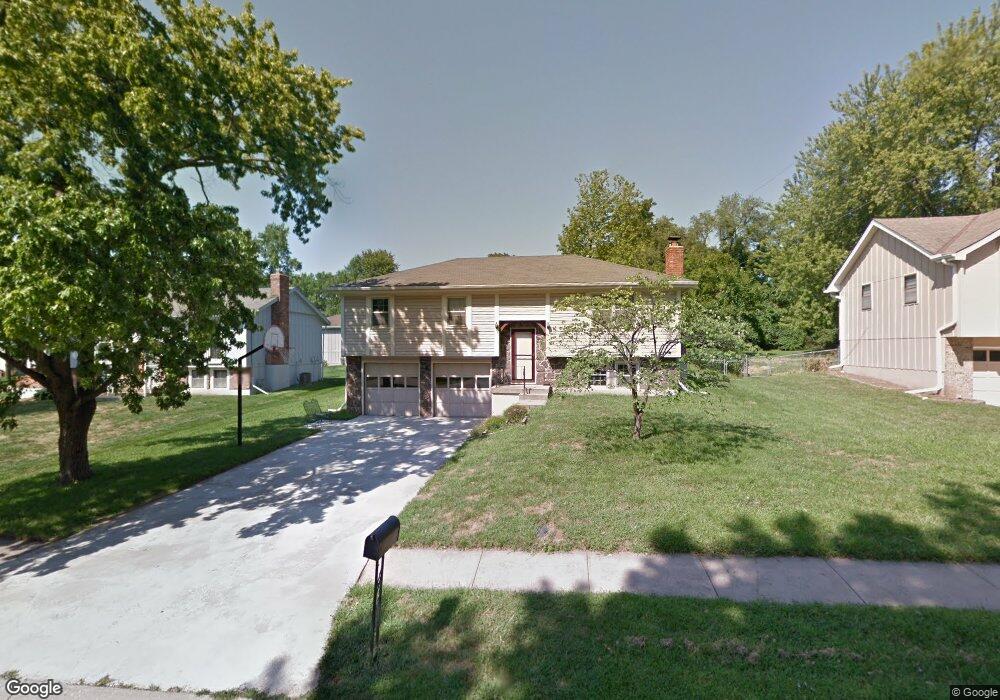 5802 Westgate St, Shawnee, KS 66216 - photo 1