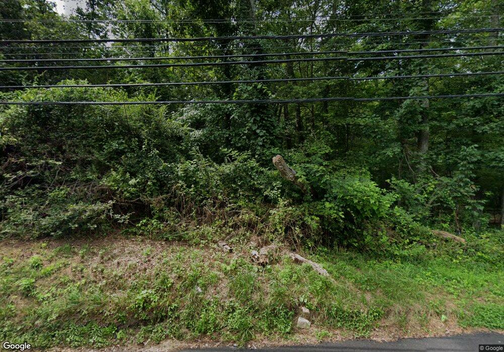 9 Pilgrim Ln, Weston, CT 06883 - photo 1