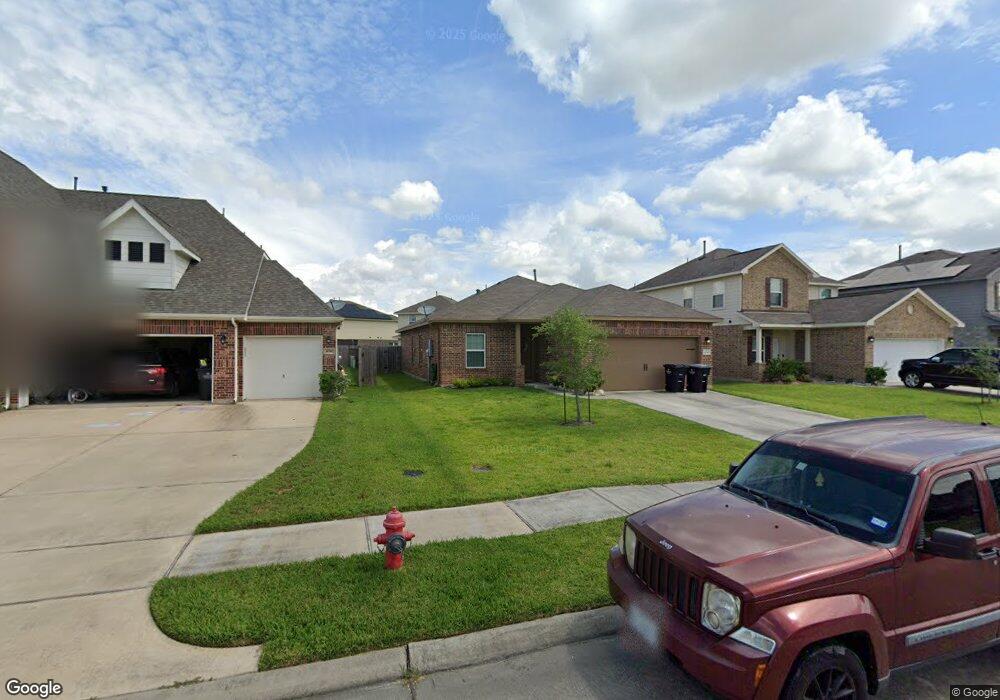 1038 Cash St, Alvin, TX 77511 - photo 1