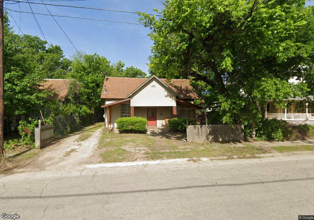 715 N Dixon St, Gainesville, TX 76240 - photo 1