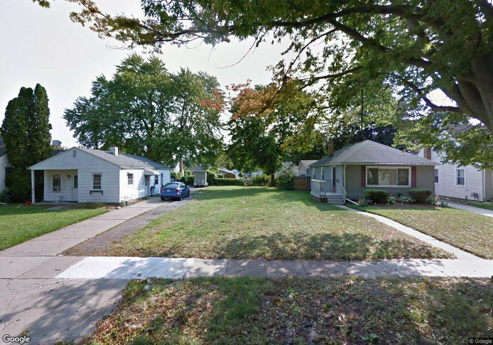 1126 Cleo St, Lansing, MI 48915 - photo 1