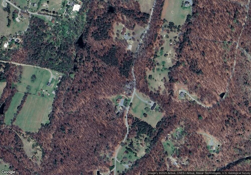 690 Wisteria Ln, Berkeley Springs, WV 25411 - photo 1