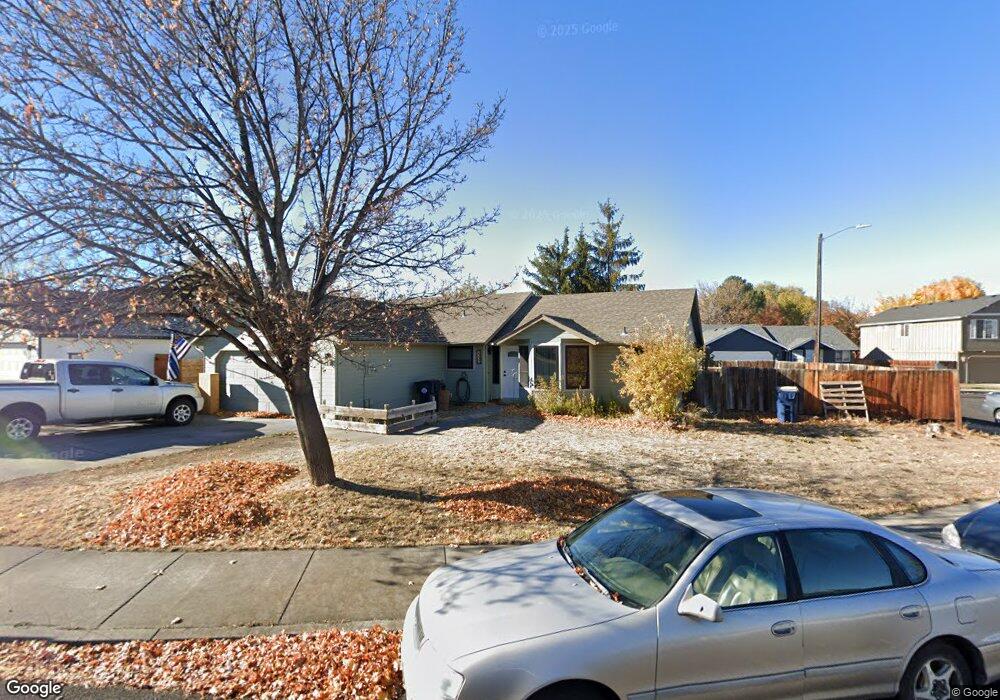 2233 SW 29th St, Redmond, OR 97756 - photo 1