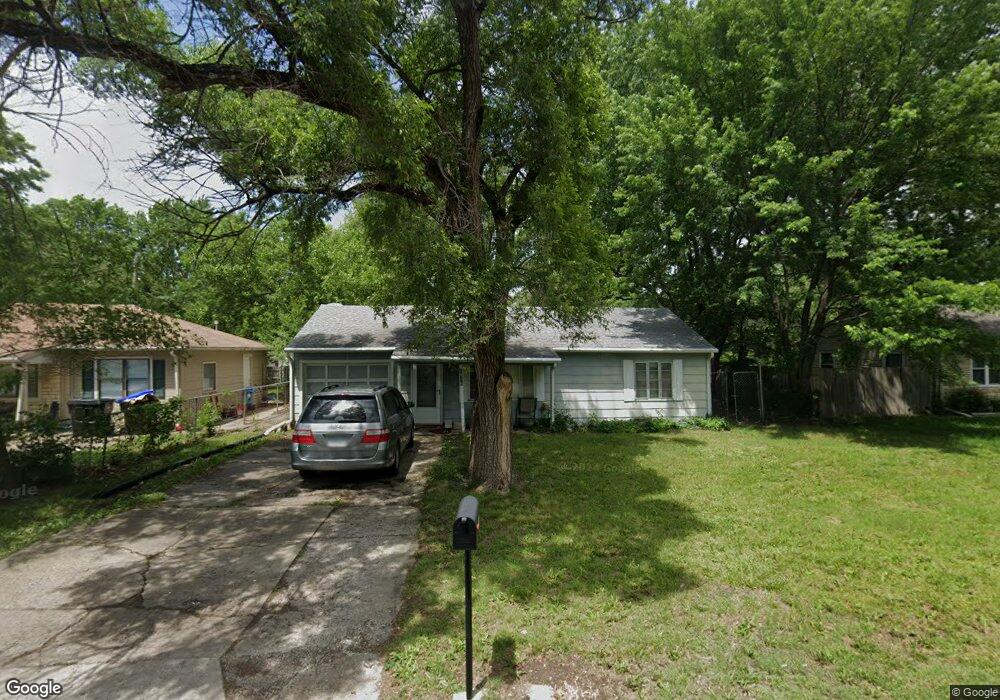 1418 SW Celtic St, Topeka, KS 66611 - photo 1