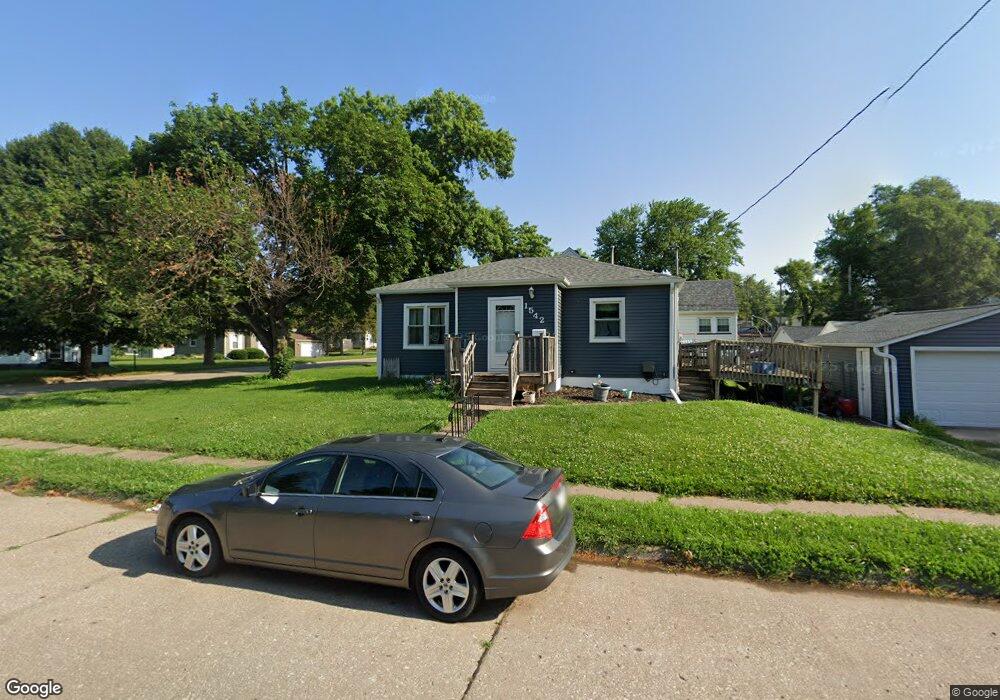 1542 W 34th St, Davenport, IA 52806 - photo 1