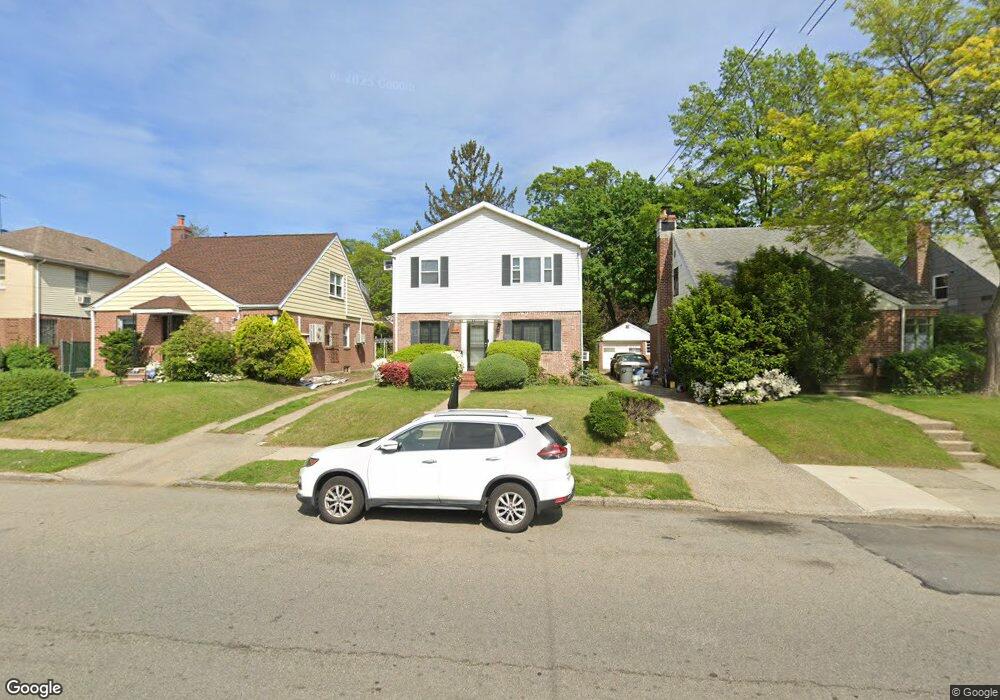 6119 Little Neck Pkwy, Little Neck, NY 11362 - photo 1