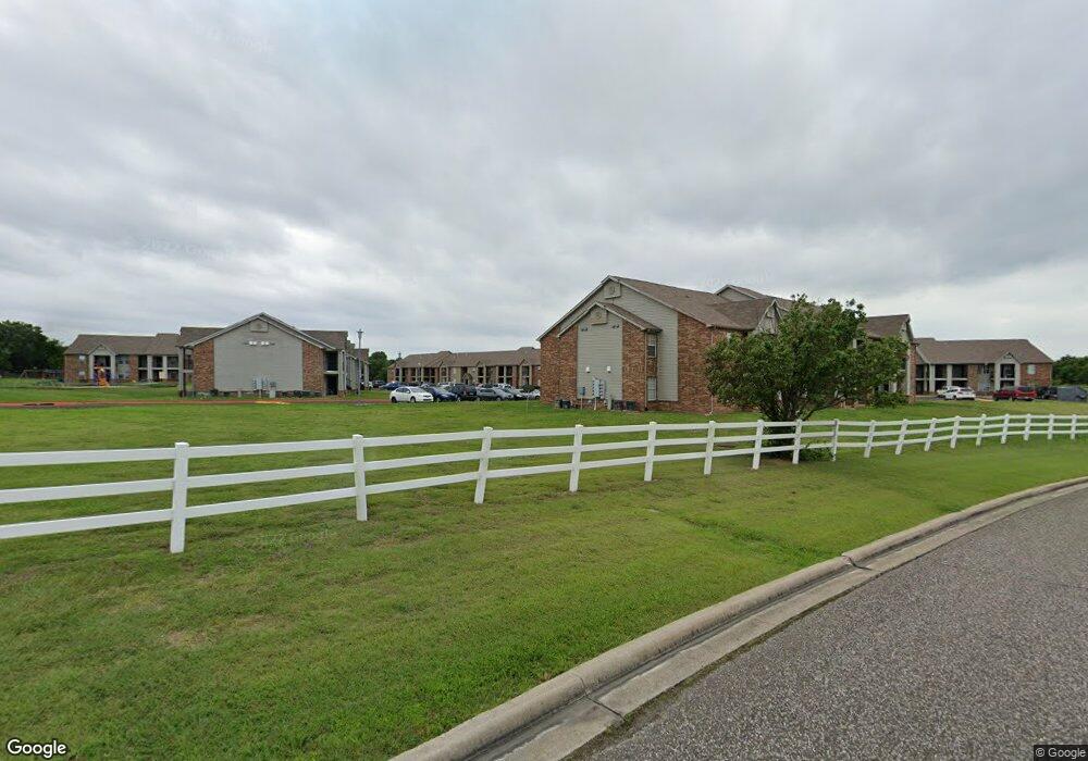 321 Sw N, Ardmore, OK 73401 - photo 1