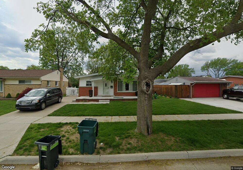 1333 N Selfridge Blvd, Clawson, MI 48017 - photo 1