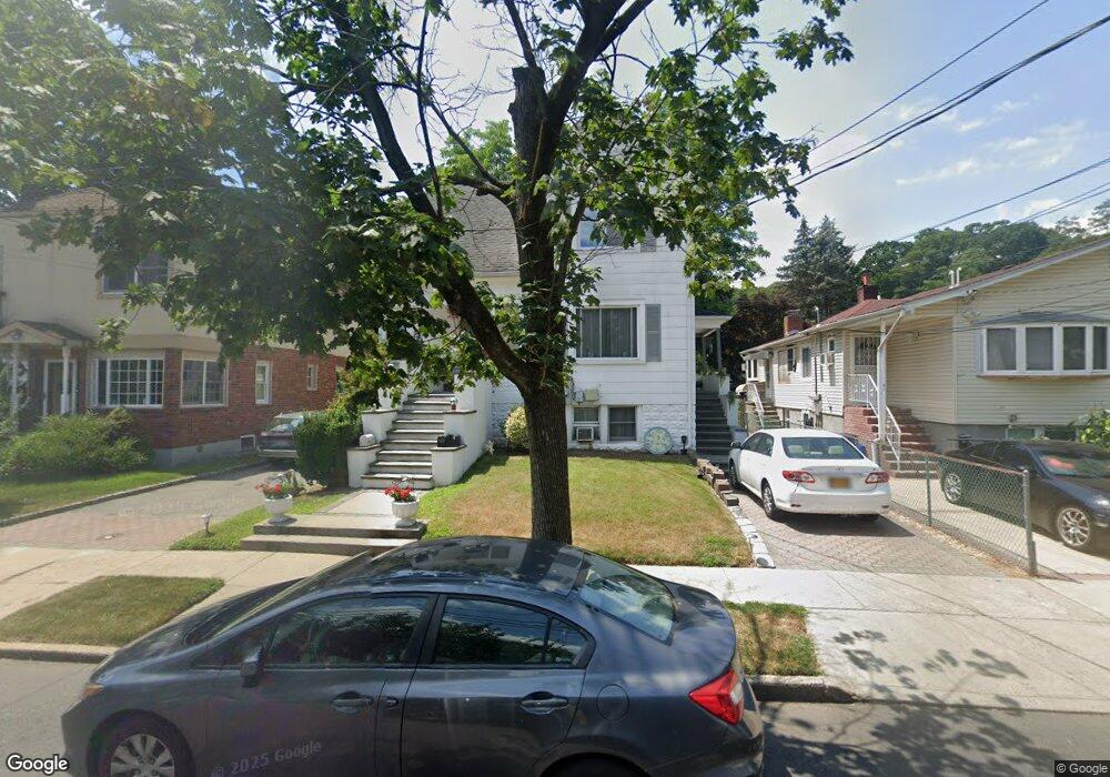 79 Edgewood Rd unit C, Port Washington, NY 11050 - photo 1