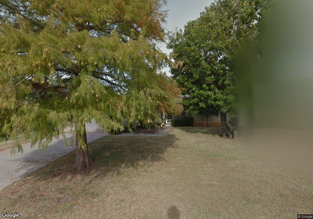 2709 Camelot Dr, Oklahoma City, OK 73120 - photo 1