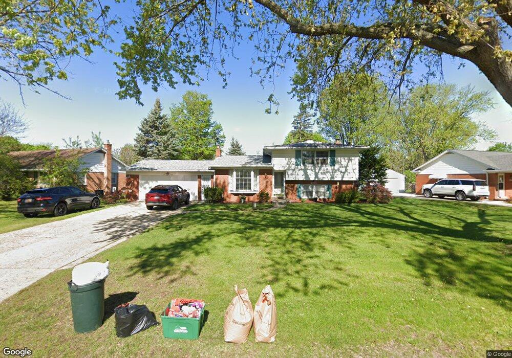 1408 Williamsburg Rd, Flint, MI 48507 - photo 1