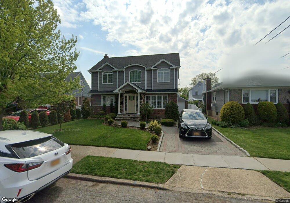201 White Rd, Mineola, NY 11501 - photo 1