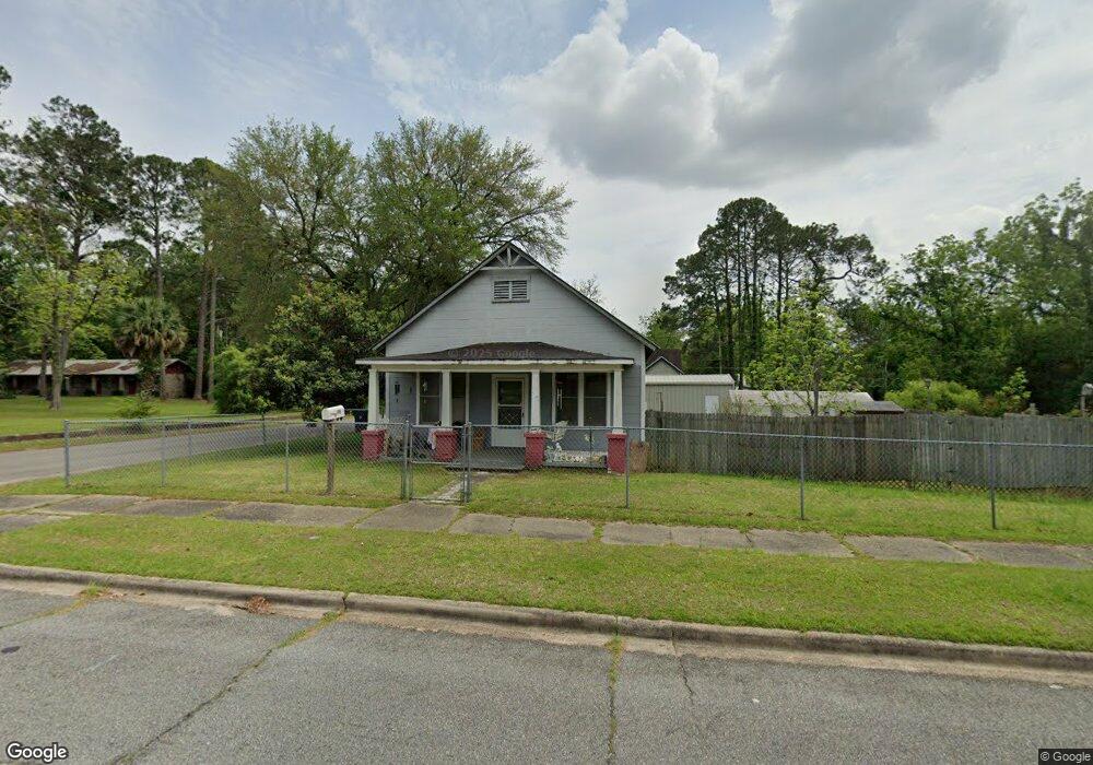 302 W Pine St, Fitzgerald, GA 31750 - photo 1