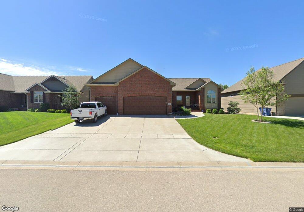 220 S Crocker Ct, Colwich, KS 67030 - photo 1