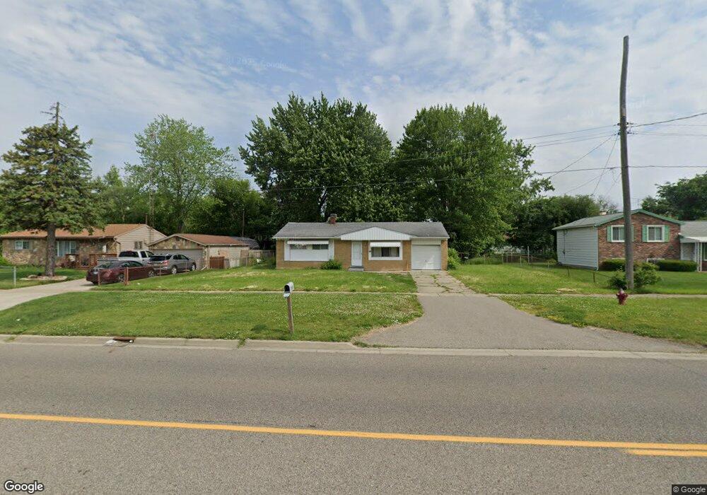 2146 W Coldwater Rd, Flint, MI 48505 - photo 1