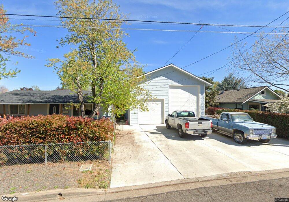 325 Mazama St, Central Point, OR 97502 - photo 1