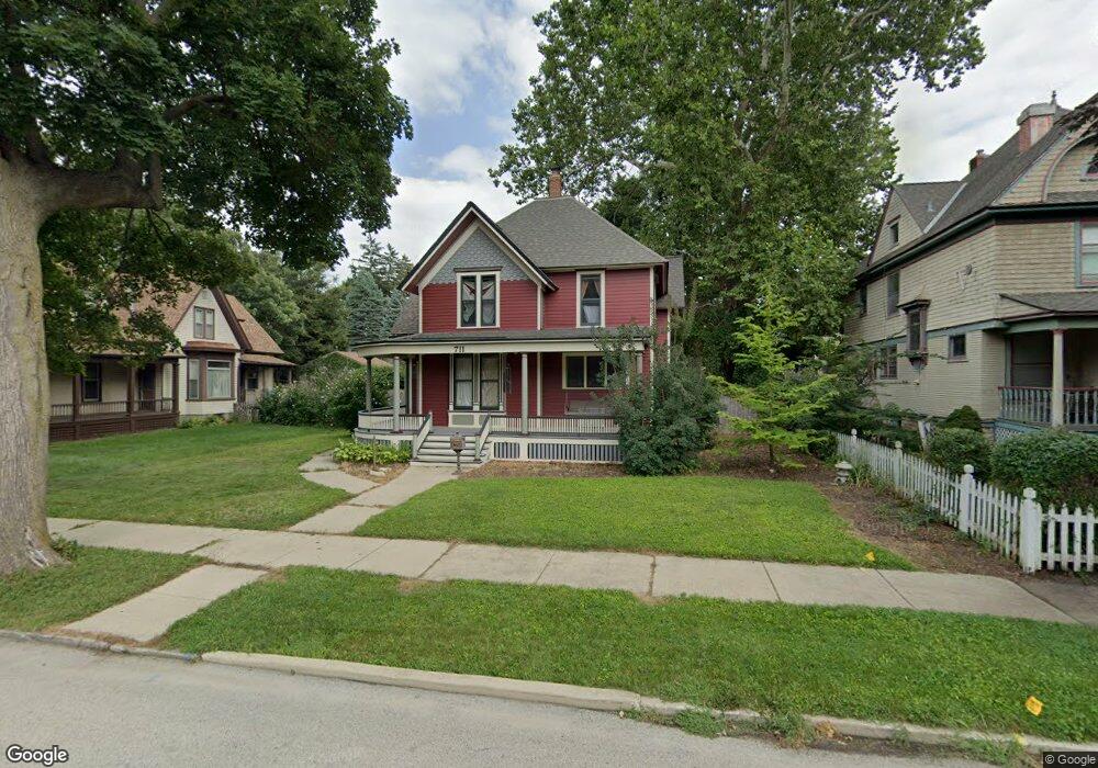 711 Douglas Ave, Elgin, IL 60120 - photo 1