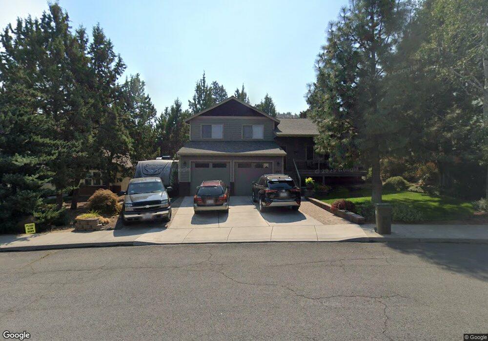 1647 NE Daphne Ct, Bend, OR 97701 - photo 1