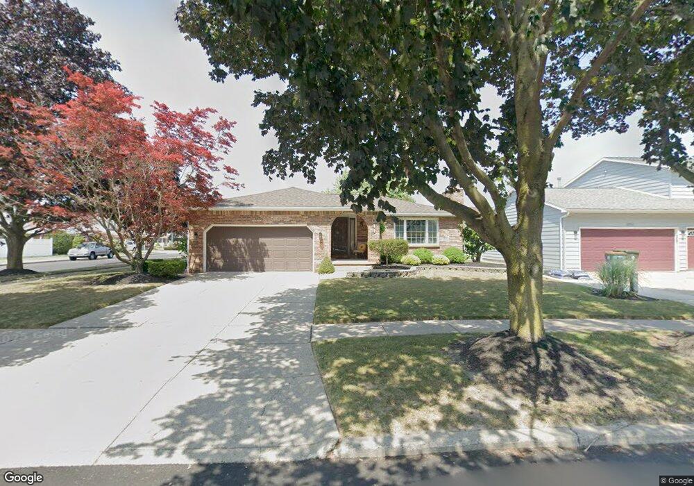 1044 Remington Dr, North Tonawanda, NY 14120 - photo 1