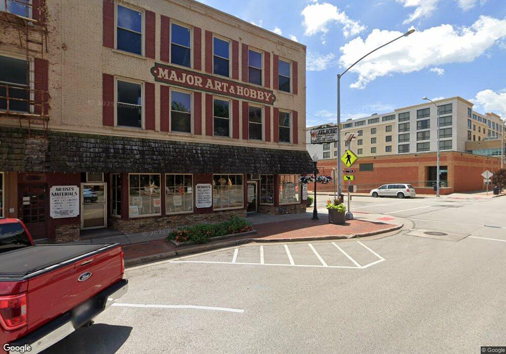 201 E 2nd St, Davenport, IA 52801 - photo 1