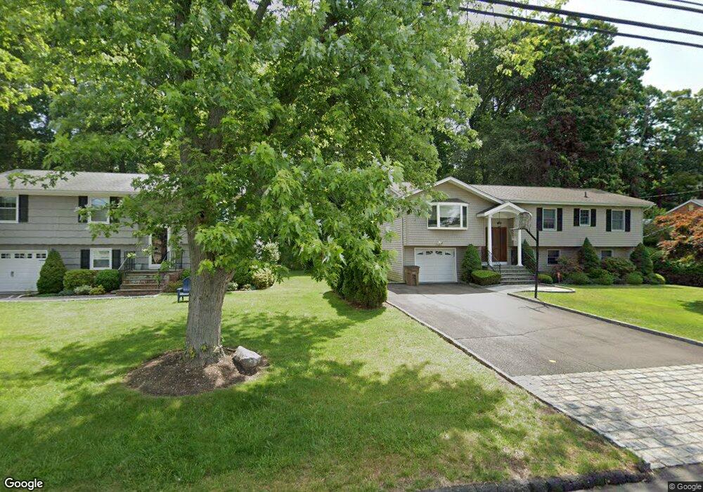 145 Woodridge Dr S, Stamford, CT 06902 - photo 1