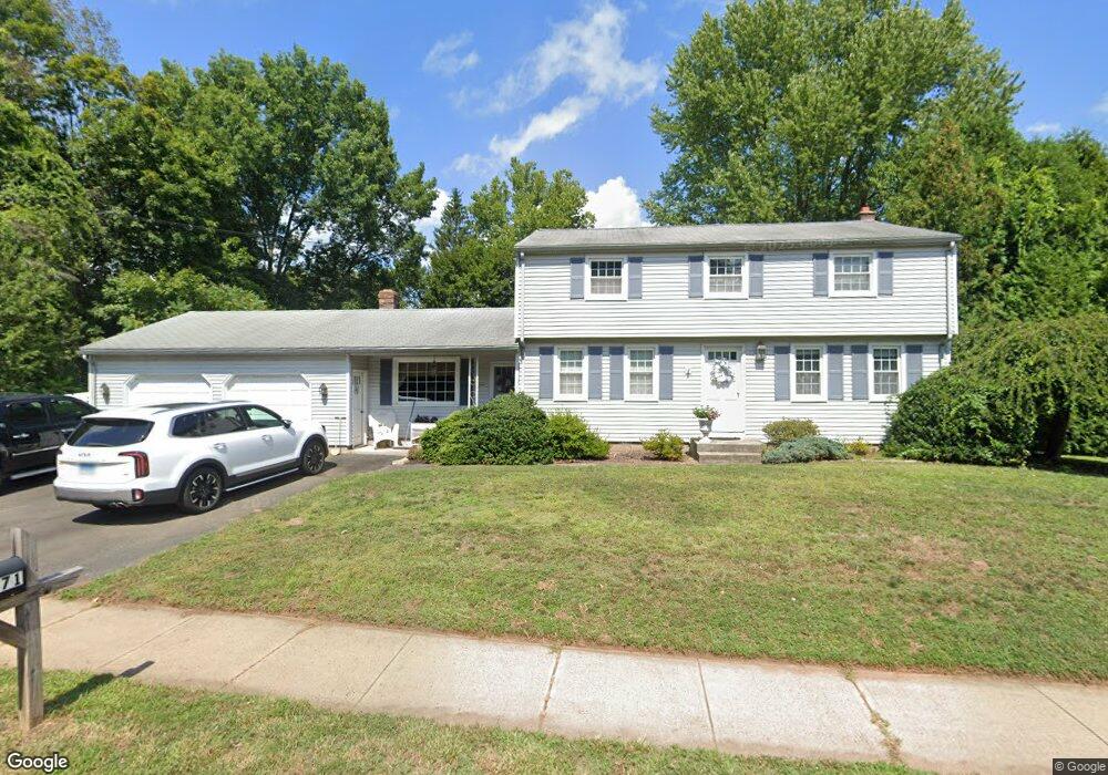 271 Abbe Rd, Enfield, CT 06082 - photo 1