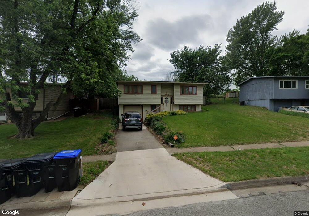 3325 SW Twilight Dr, Topeka, KS 66614 - photo 1