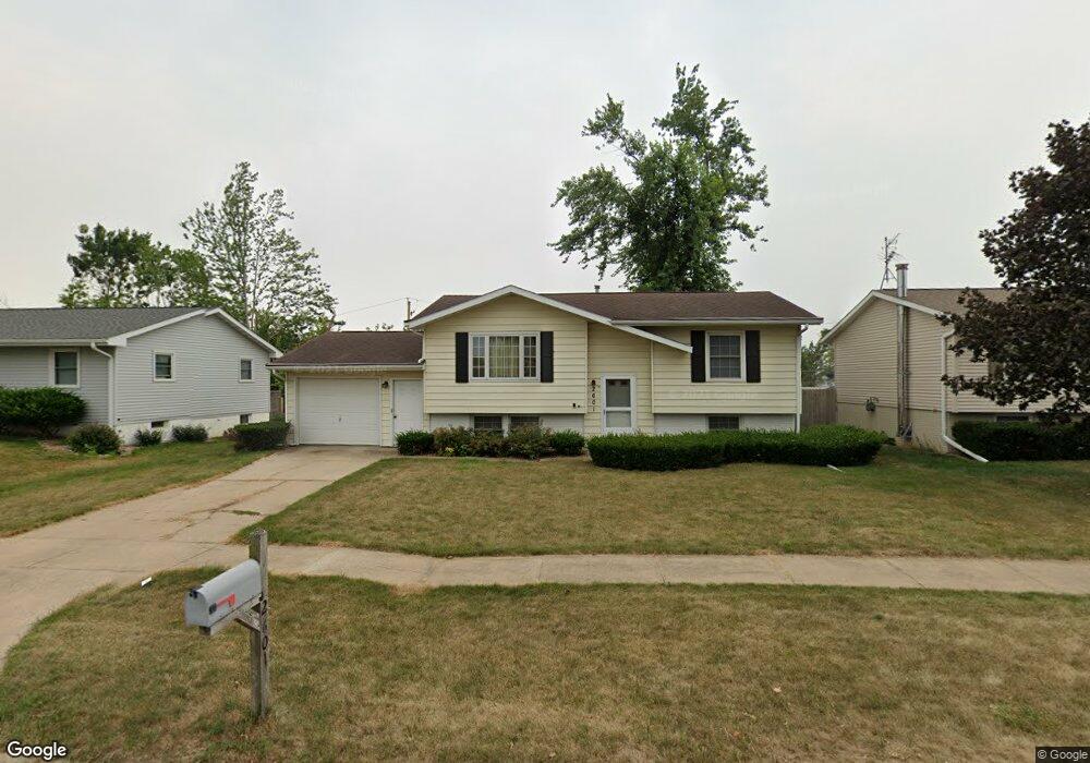2601 Matthew Dr SW, Cedar Rapids, IA 52404 - photo 1