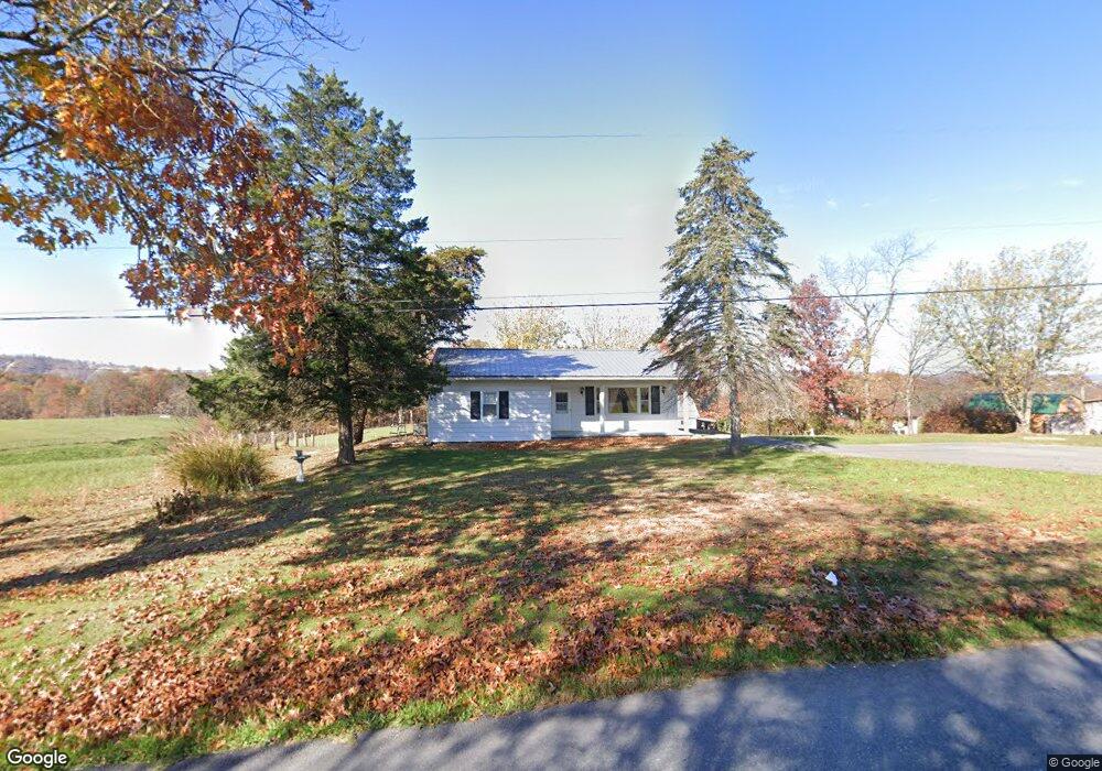 2715 Fairview Dr, Berkeley Springs, WV 25411 - photo 1