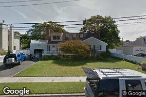639 N Chicot Ave, West Islip, NY 11795