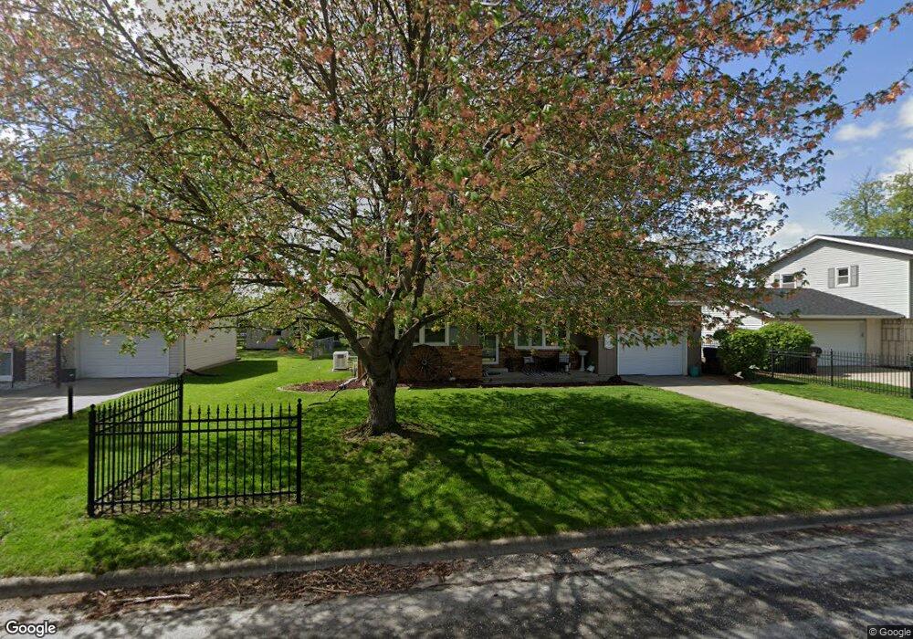 135 Heritage Ave, Lincoln, IL 62656 - photo 1