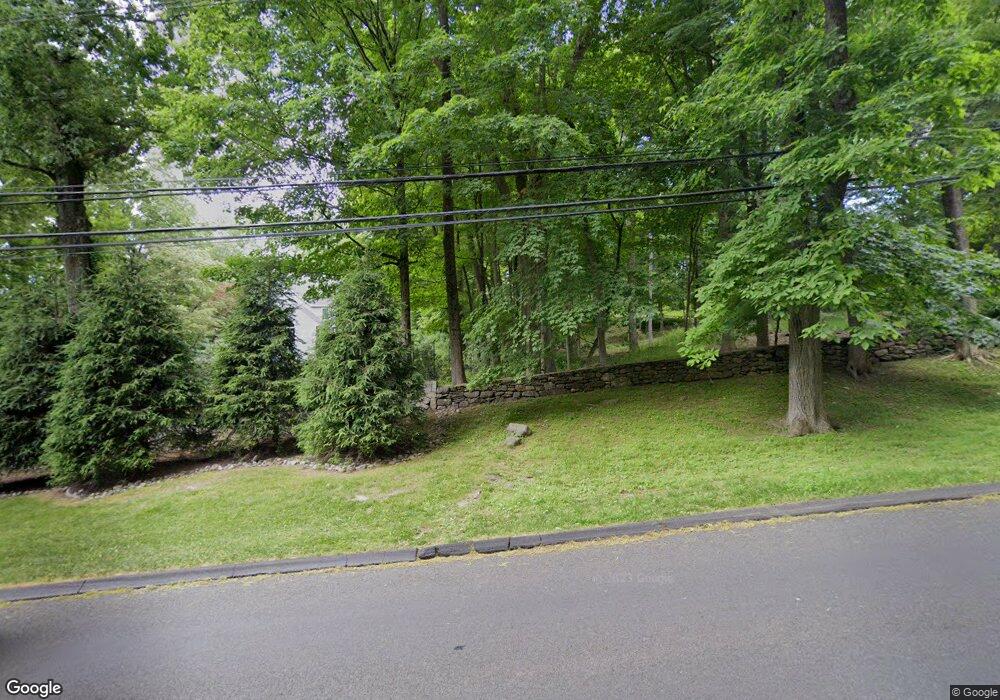 509 Burr St, Fairfield, CT 06824 - photo 1