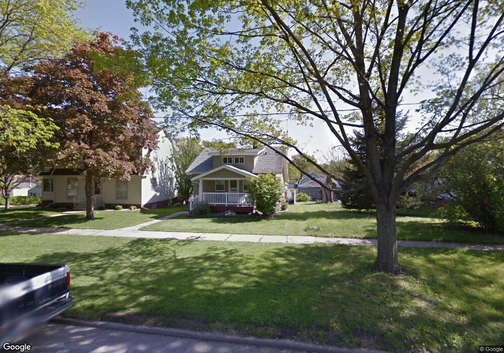 1705 C Ave NW, Cedar Rapids, IA 52405 - photo 1