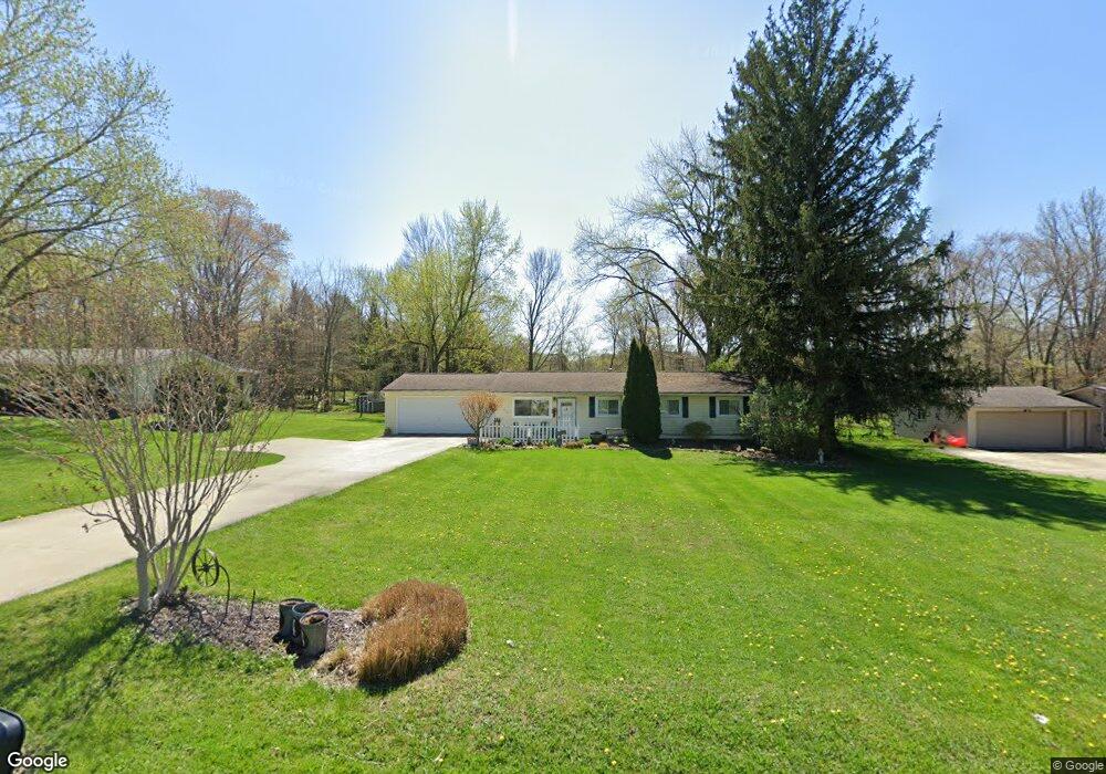 743 Robinhood Dr, Aurora, OH 44202 - photo 1