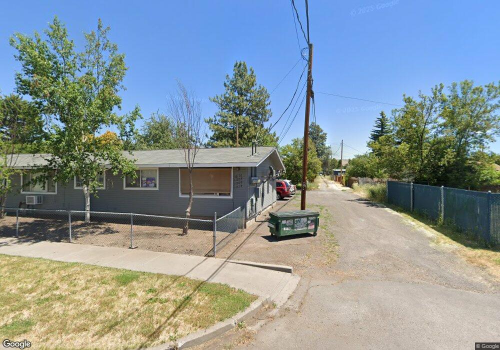 1215 Mitchell St, Klamath Falls, OR 97601 - photo 1