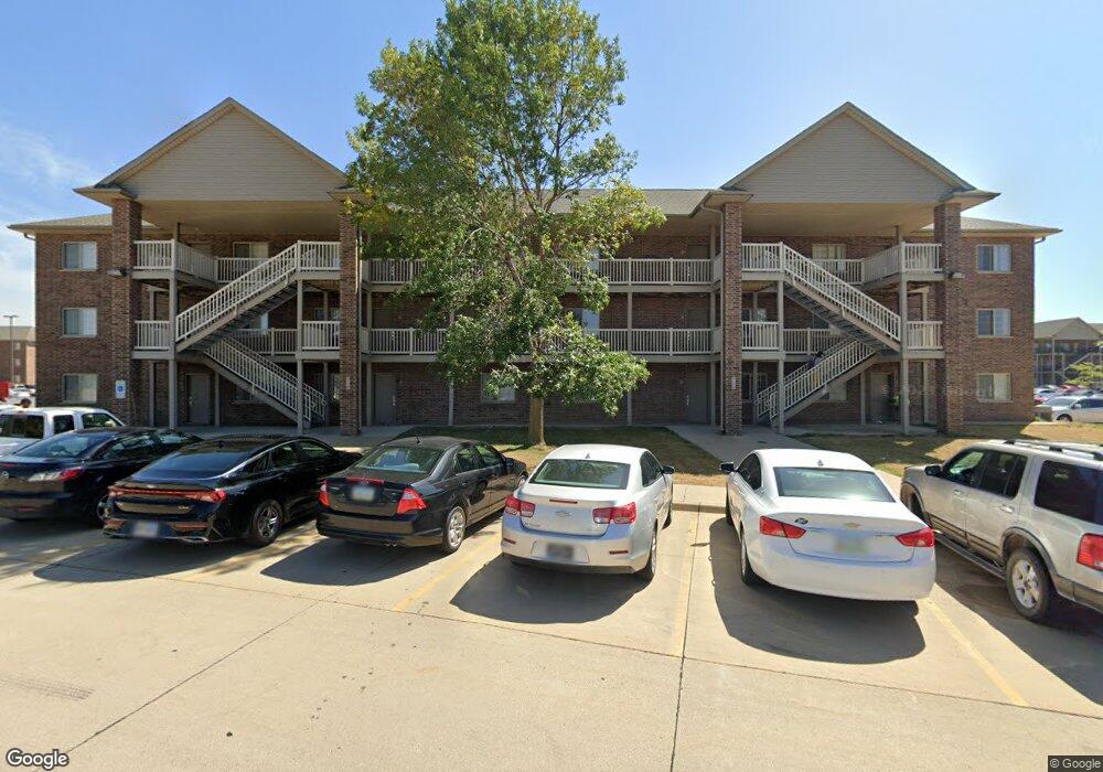 710 Kirkwood Pkwy SW unit 8, Cedar Rapids, IA 52404 - photo 1