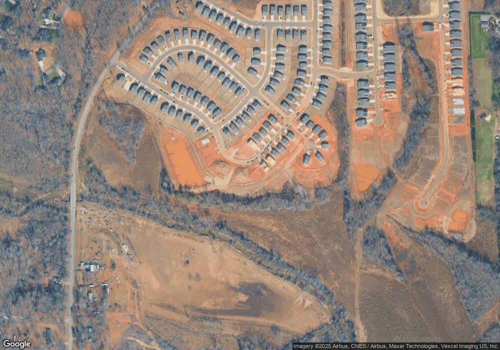 154 Brentwood Dr, Statesville, NC 28625 - photo 1