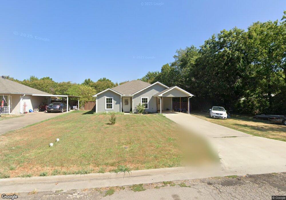 709 E 12th St, Bonham, TX 75418 - photo 1