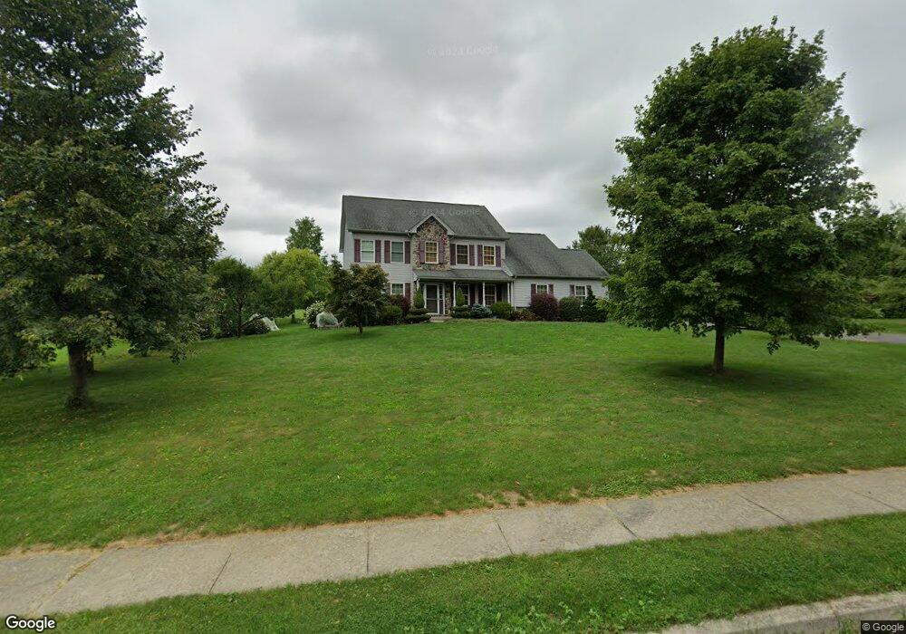 1659 Kings Ct, Pen Argyl, PA 18072 - photo 1