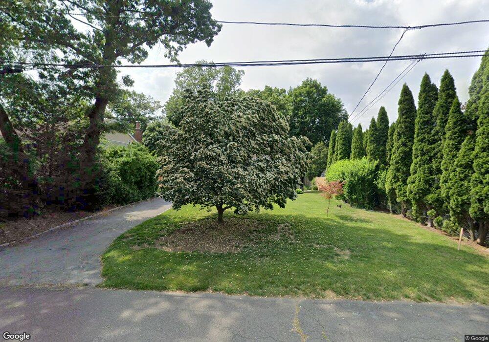 16 Honeysuckle Dr, Norwalk, CT 06851 - photo 1