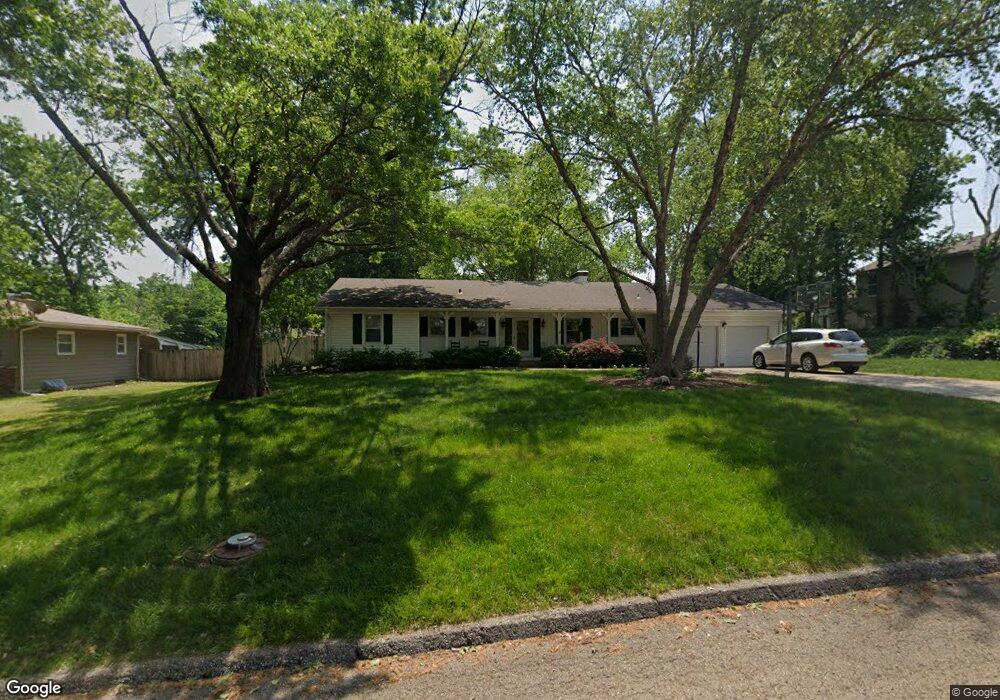 1703 SW Sieben St, Topeka, KS 66611 - photo 1